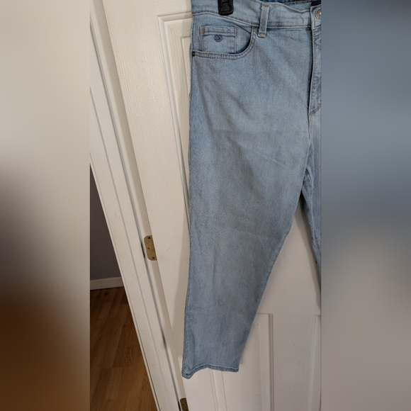 Gloria Vanderbilt  Women's Amanda Jeans Tapered Leg Classic Rise Size 16S (EUC) - Picture 7 of 12